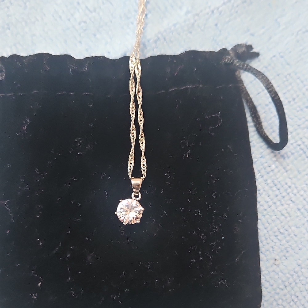 Elegant 925 Silver Necklace with Crystal Pendant